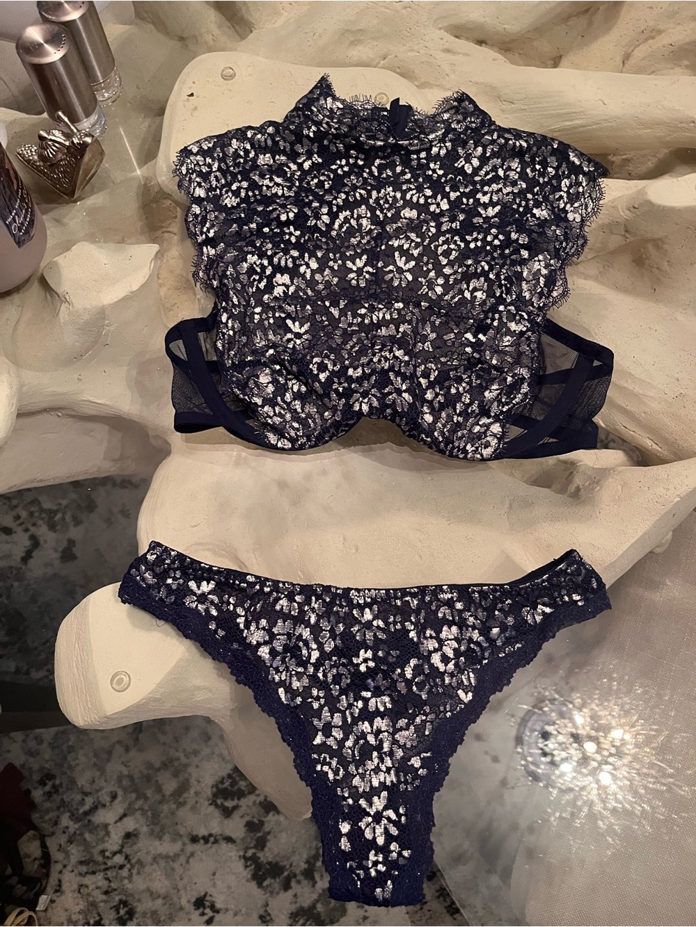 Victoria secret Floral Lace Bralette & Thong Set - Women Intimates sz s/34 b/c